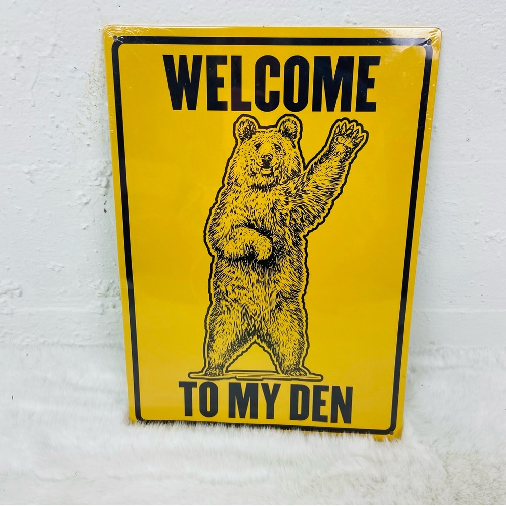 NWOT Yellow & black welcome to my den grizzly bear waving sign